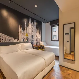 Hotel Roxy, Mediolan